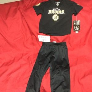 NHL Boston Bruins childs track suit NWT